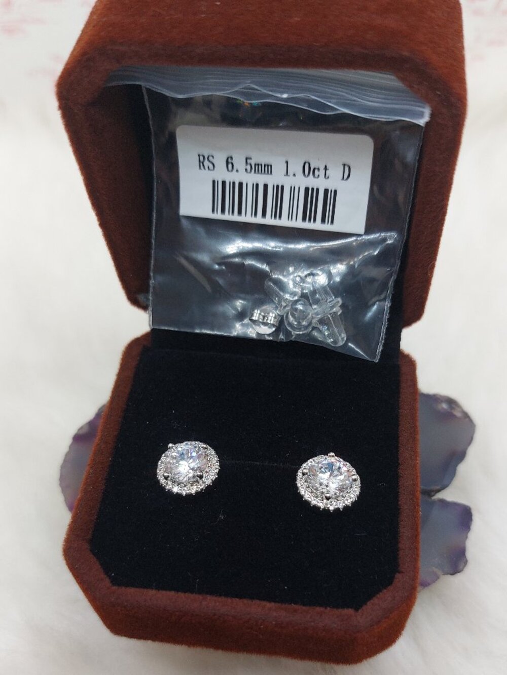 PT950 Platinum Stud Earrings 1-carat Halo Round Rhinestone